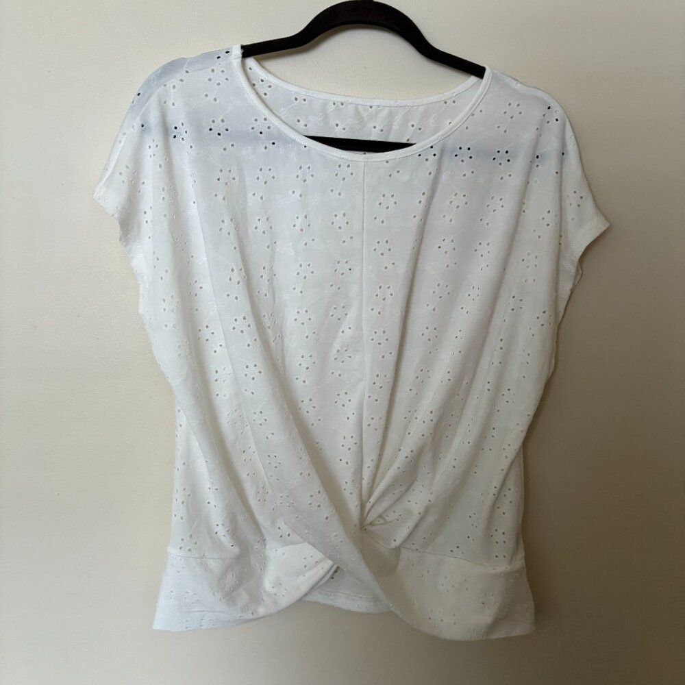White eyelet pull on blouse, size XL.  Perfect for summer!